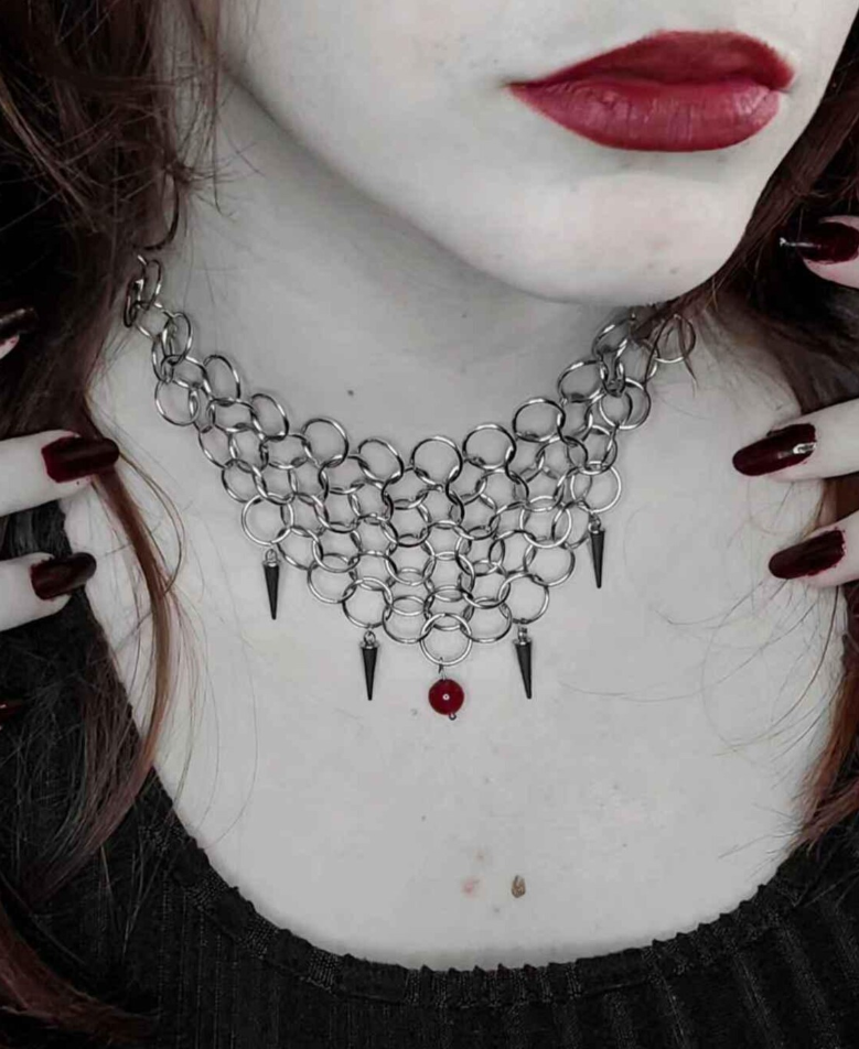 Collier Bloody Cape 1