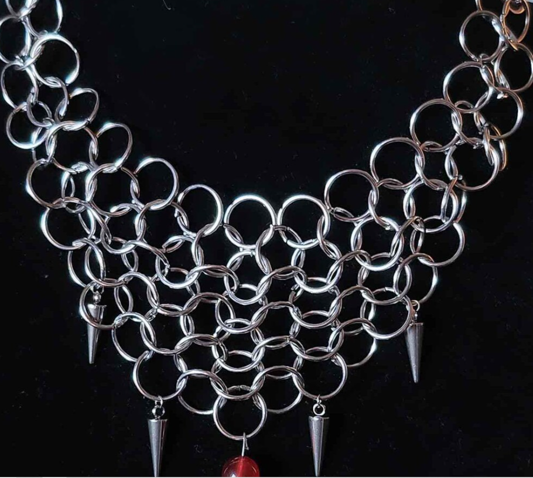 Collier Bloody Cape 2