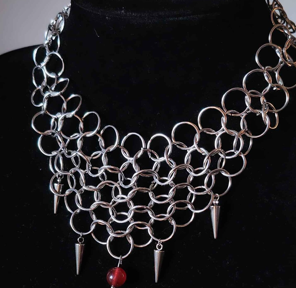 Collier Bloody Cape 4